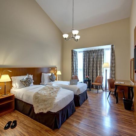 J5 Villas Holiday Homes Barsha Gardens ドバイ エクステリア 写真