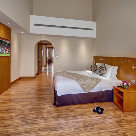 J5 Villas Holiday Homes Barsha Gardens ドバイ エクステリア 写真