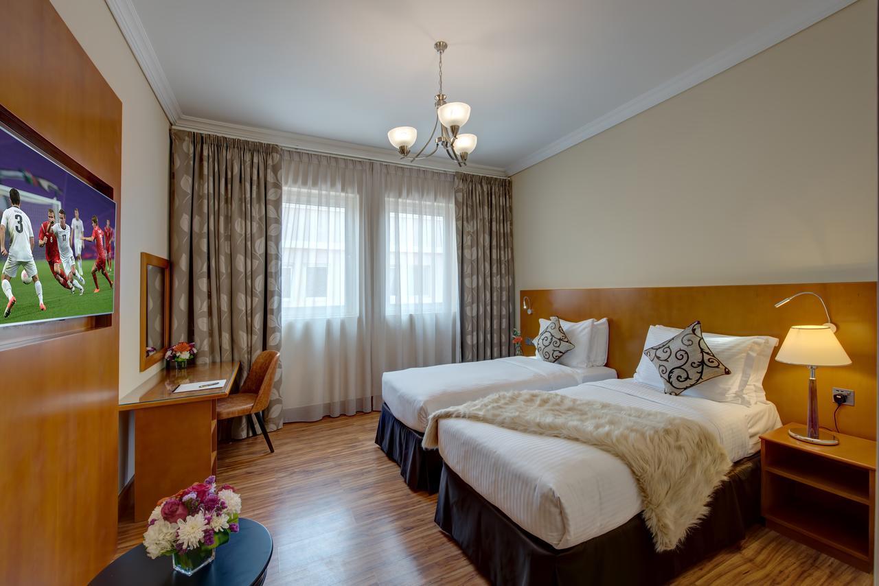 J5 Villas Holiday Homes Barsha Gardens ドバイ エクステリア 写真