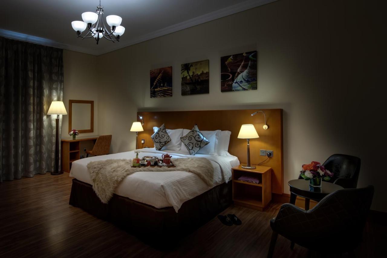 J5 Villas Holiday Homes Barsha Gardens ドバイ エクステリア 写真