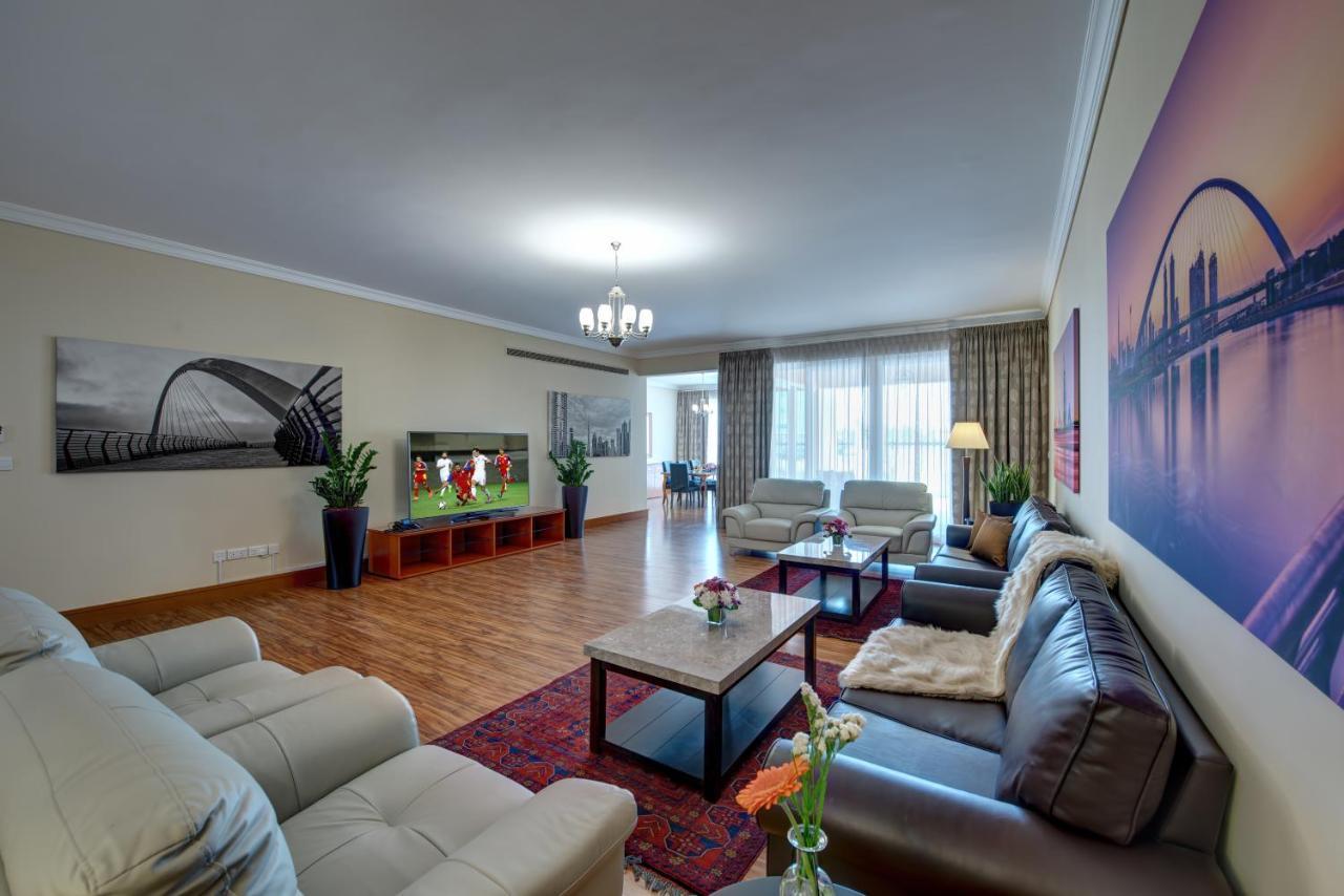 J5 Villas Holiday Homes Barsha Gardens ドバイ エクステリア 写真