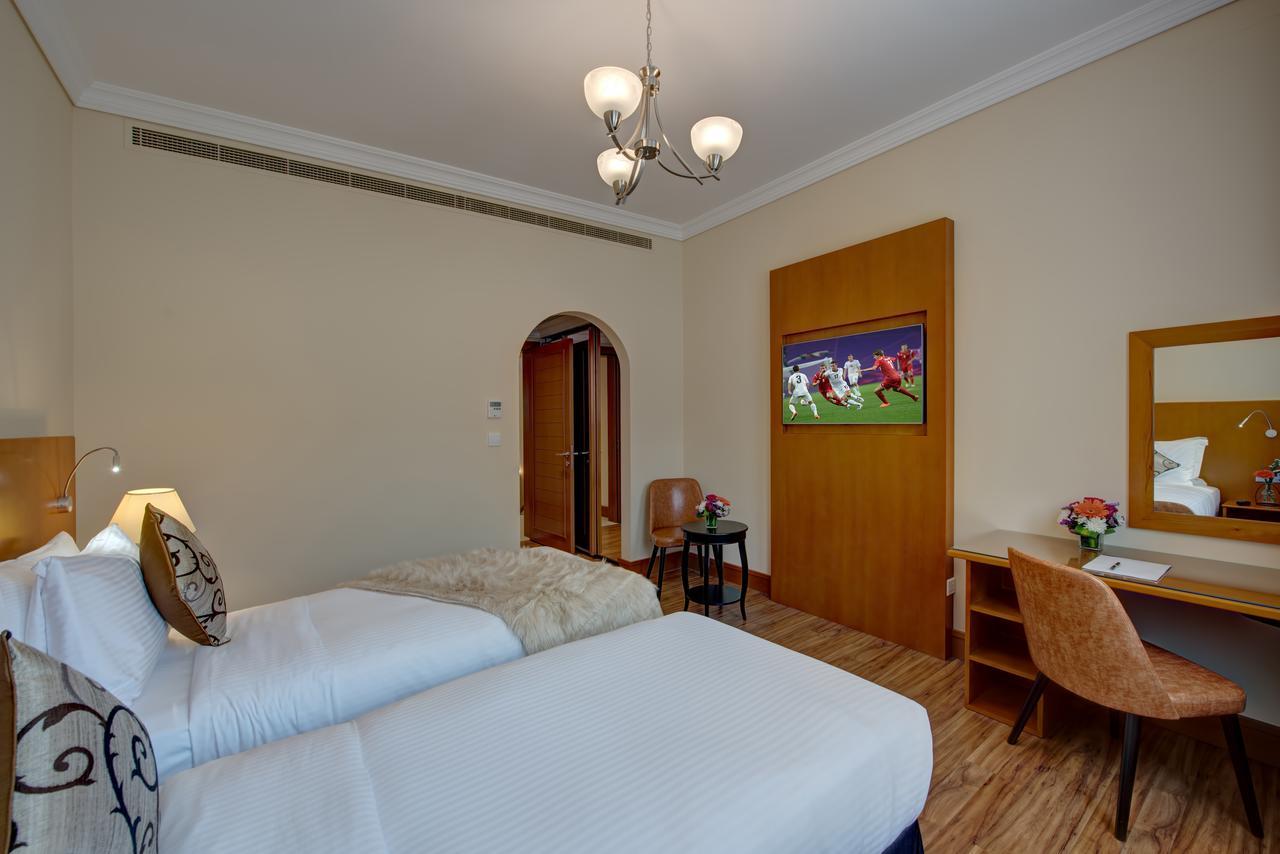 J5 Villas Holiday Homes Barsha Gardens ドバイ エクステリア 写真
