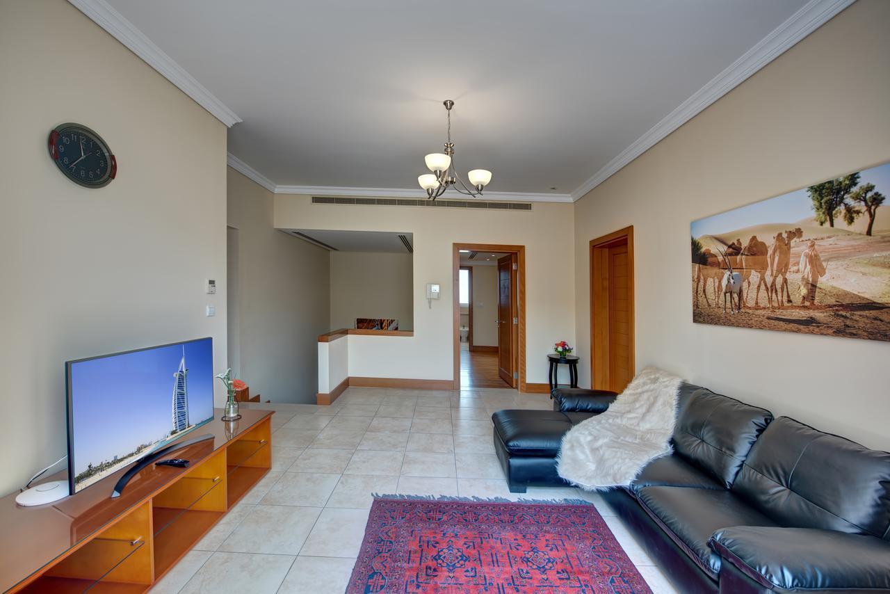 J5 Villas Holiday Homes Barsha Gardens ドバイ エクステリア 写真