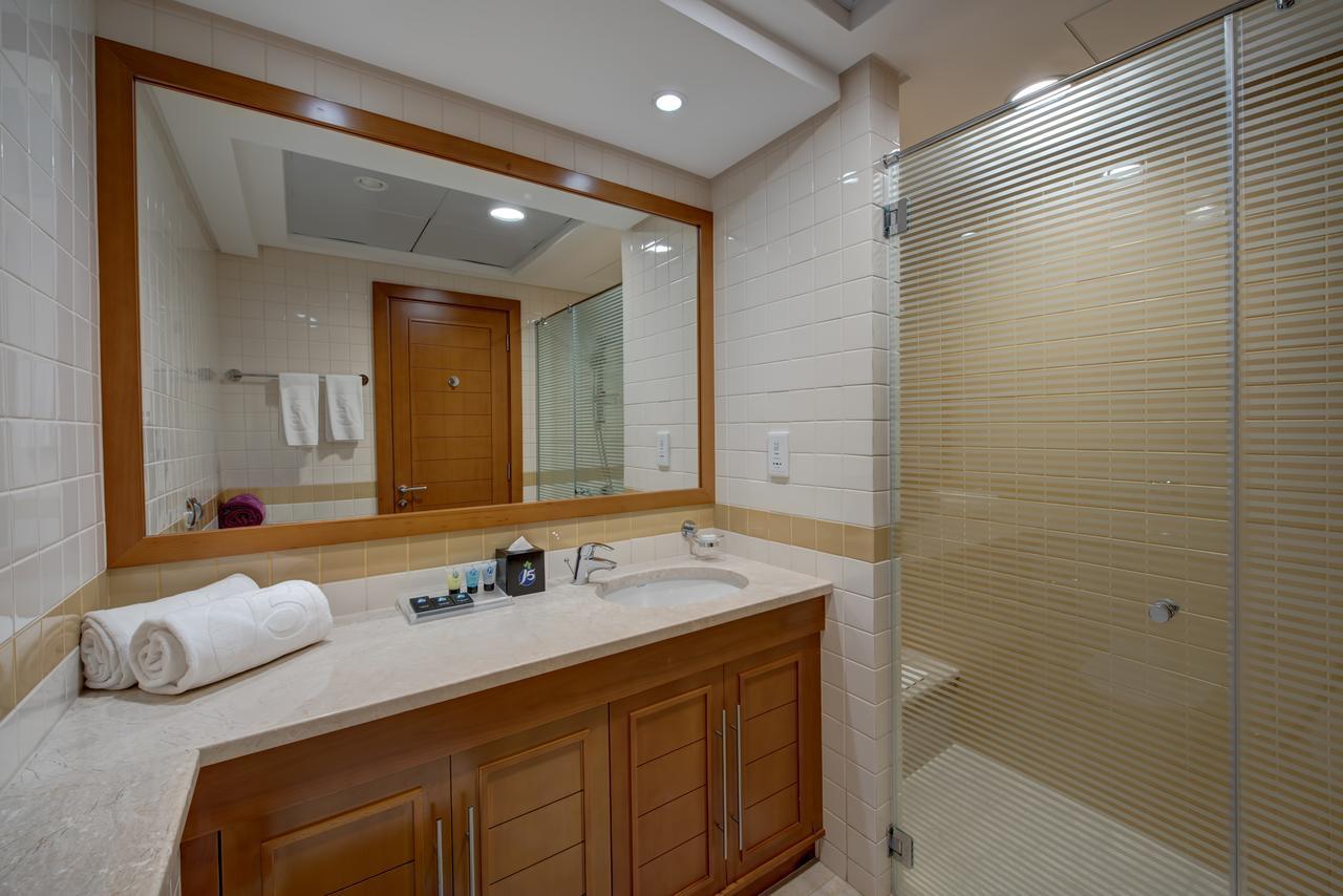 J5 Villas Holiday Homes Barsha Gardens ドバイ エクステリア 写真