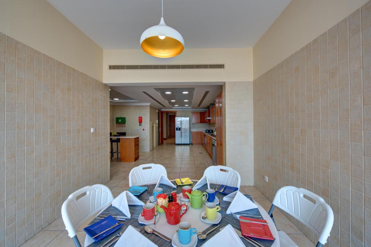 J5 Villas Holiday Homes Barsha Gardens ドバイ エクステリア 写真